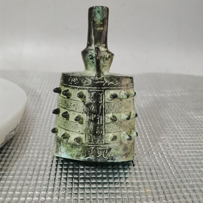 Vintage Green Rust Metal Chime - Vintage Collectible Bells 评论和价格