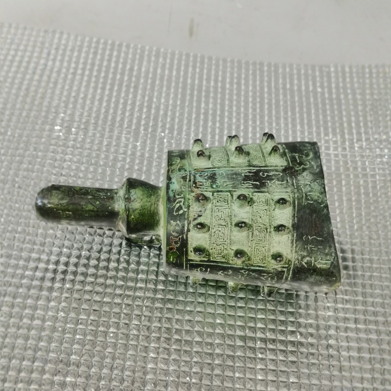 Vintage Green Rust Metal Chime - Vintage Collectible Bells 评论和价格