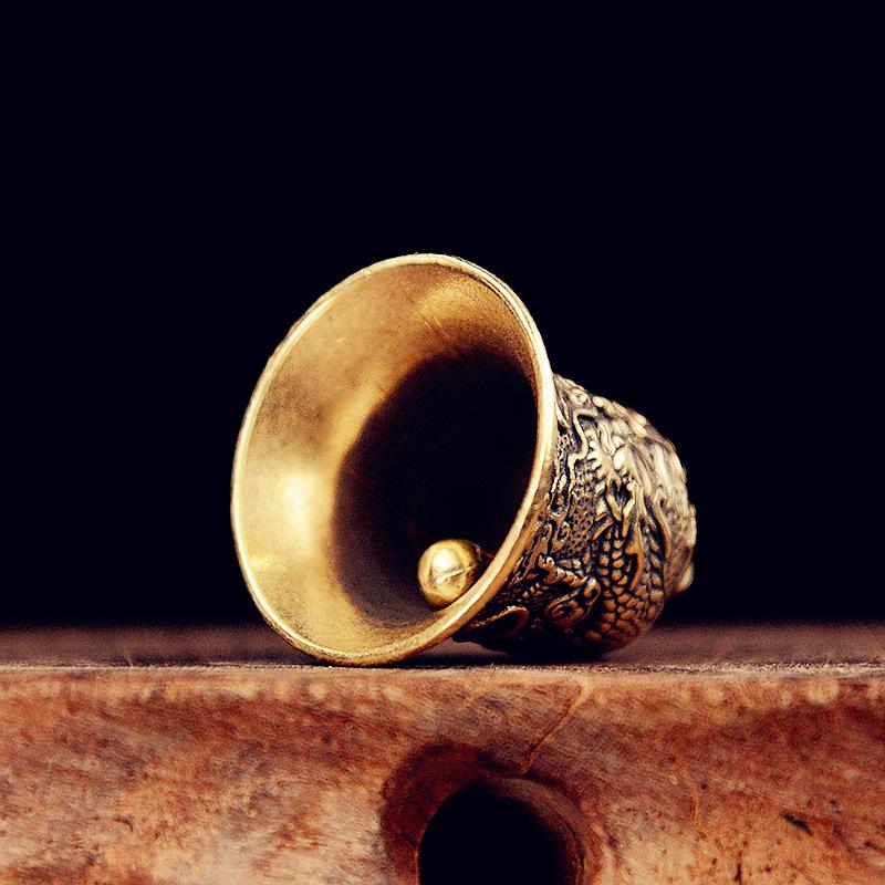 Vintage Brass Bell Carved Drag - Vintage Collectible Bells 评论和价格