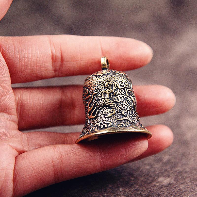 Vintage Brass Bell Carved Drag - Vintage Collectible Bells 评论和价格